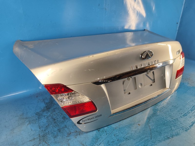 Крышка багажника INFINITI M25/M37/M56/Q70/M35H 10-16