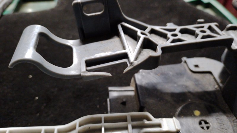 Замок двери передний левый HYUNDAI SONATA YF 10-14