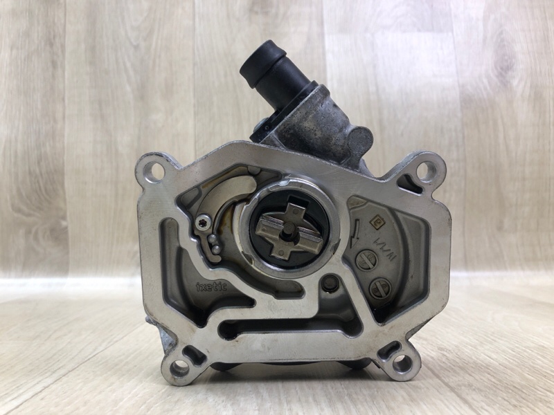 Вакуумный насос C-CLASS W205 16-21 2017 M274920 2.0L Вакуумный насос C-CLASS W205 16-21 2017 M274920 2.0L