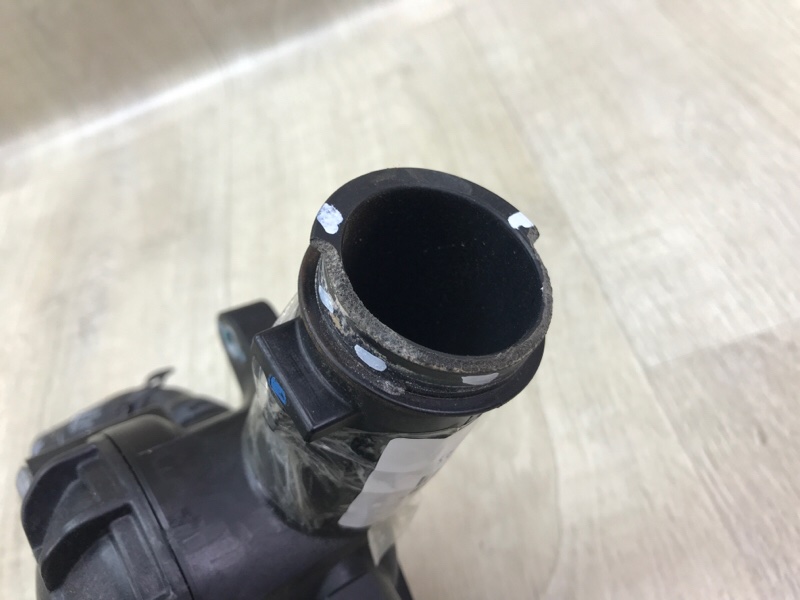 Корпус термостата JETTA USA 10-17 2.5