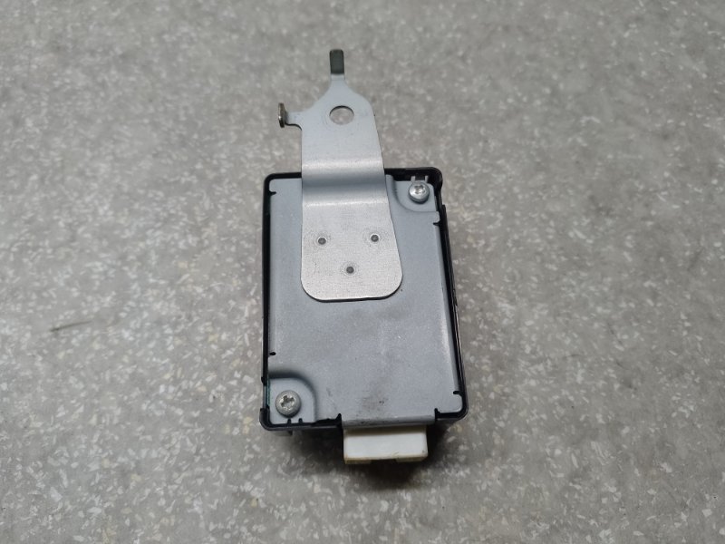 Блок управления центральным замком ES350 06-12 2006 3.5 2GR-FE