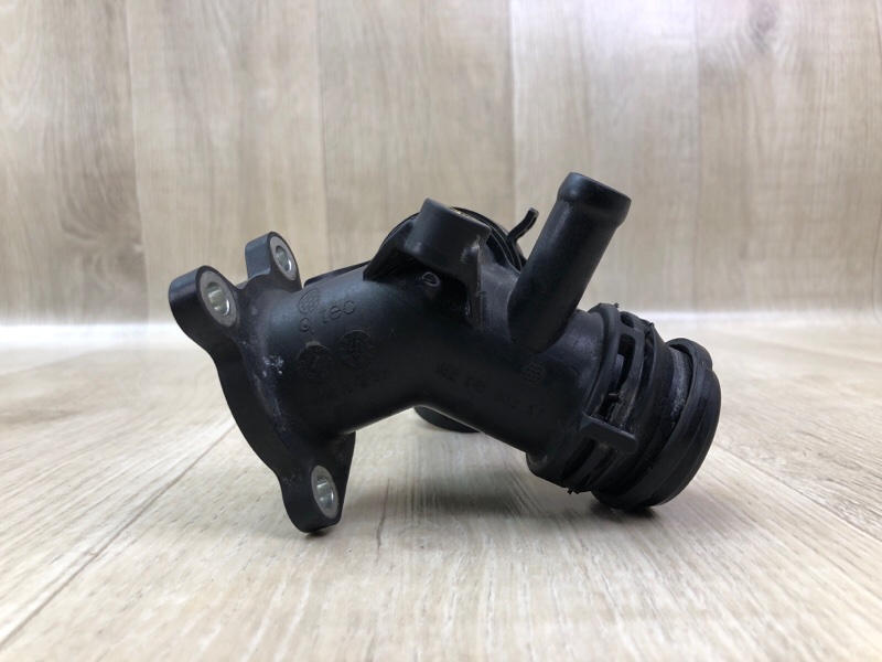 Тройник системы охлаждения MERCEDES C-CLASS W205 16-21 2017 M274920 2.0L A 274 200 07 01 Б/У