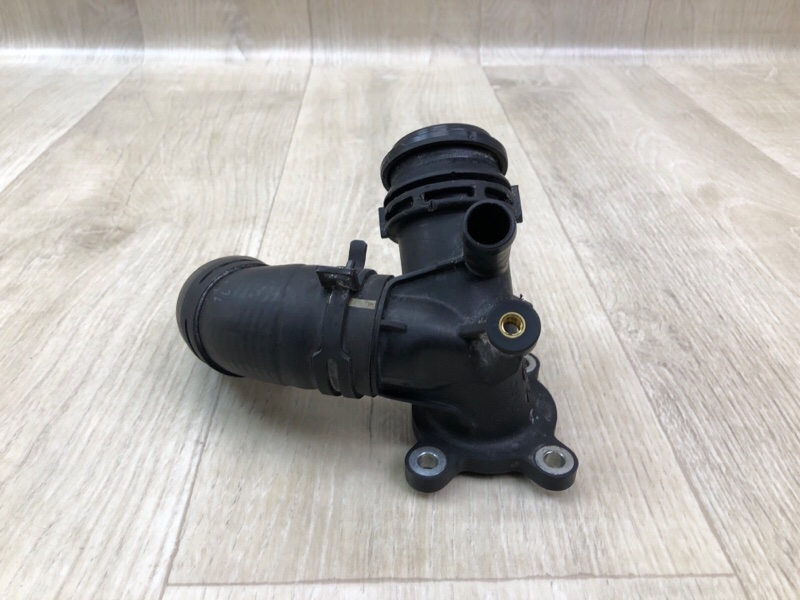 Тройник системы охлаждения MERCEDES C-CLASS W205 16-21 M274920 2.0L