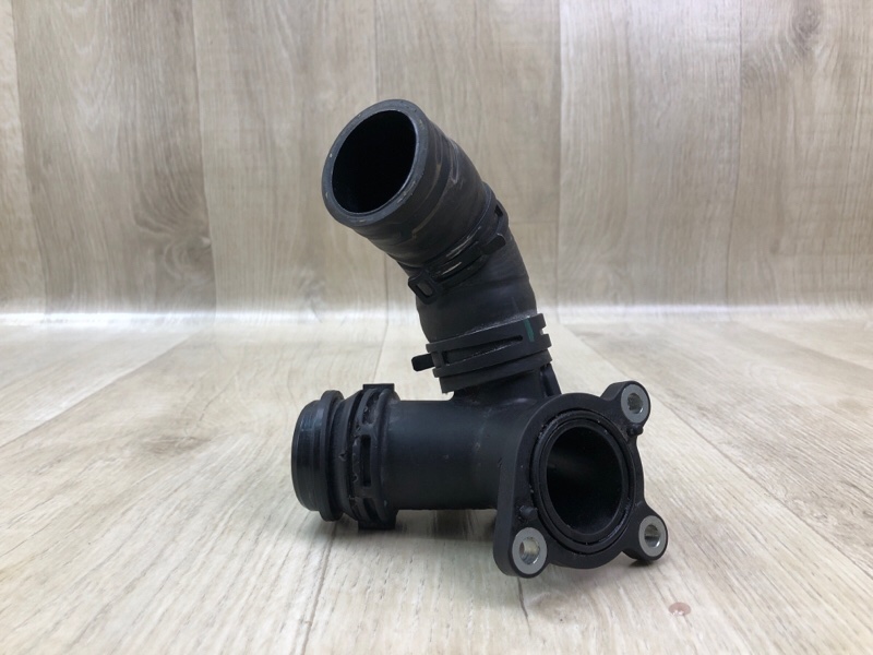 Тройник системы охлаждения C-CLASS W205 16-21 2017 M274920 2.0L