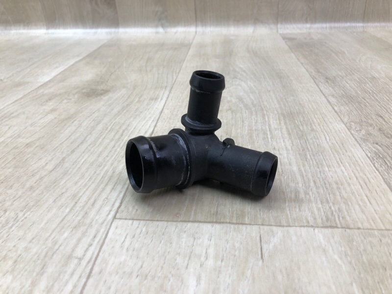 Тройник системы охлаждения MERCEDES C-CLASS W205 16-21 2017 M274920 2.0L A 274 200 26 82 Б/У