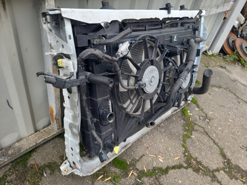 Панель передняя CT200 17-