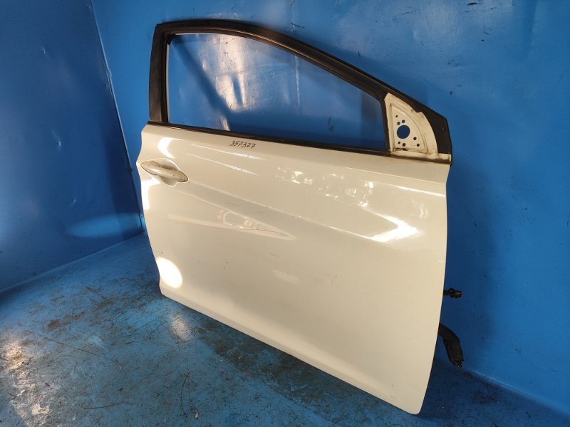 Дверь передняя правая ELANTRA MD 10-15