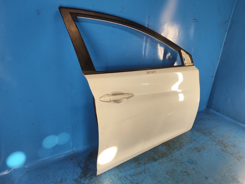 Дверь передняя правая HYUNDAI ELANTRA MD 10-15