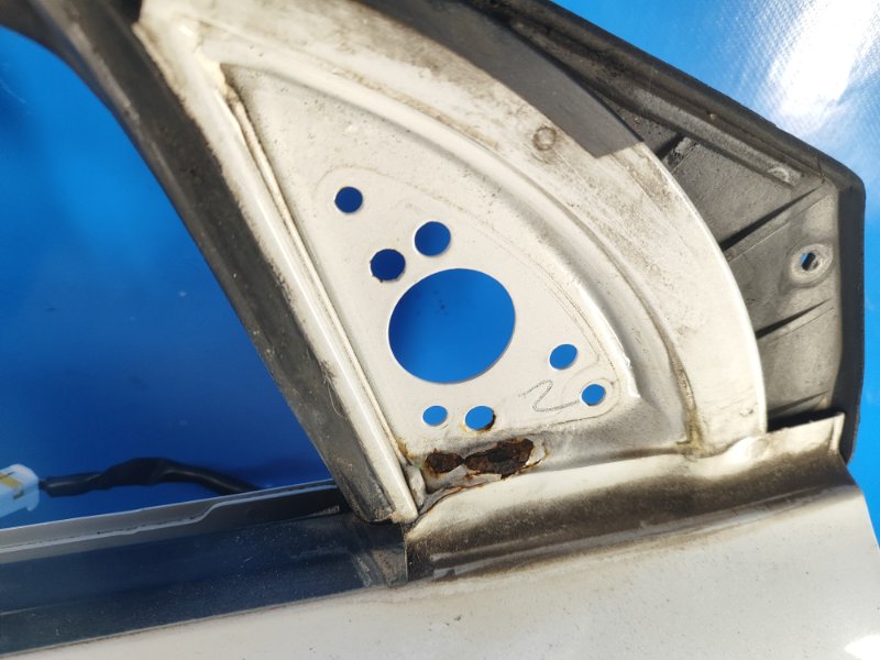 Дверь передняя правая ELANTRA MD 10-15