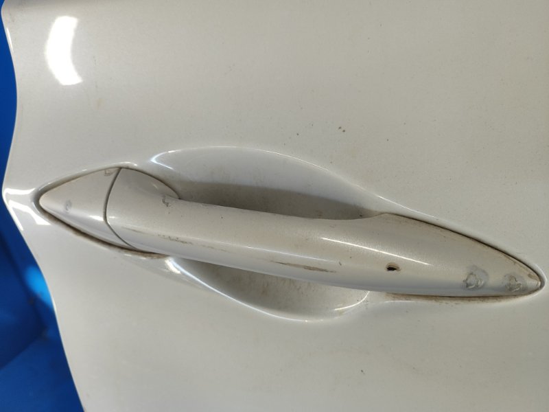 Дверь передняя правая ELANTRA MD 10-15