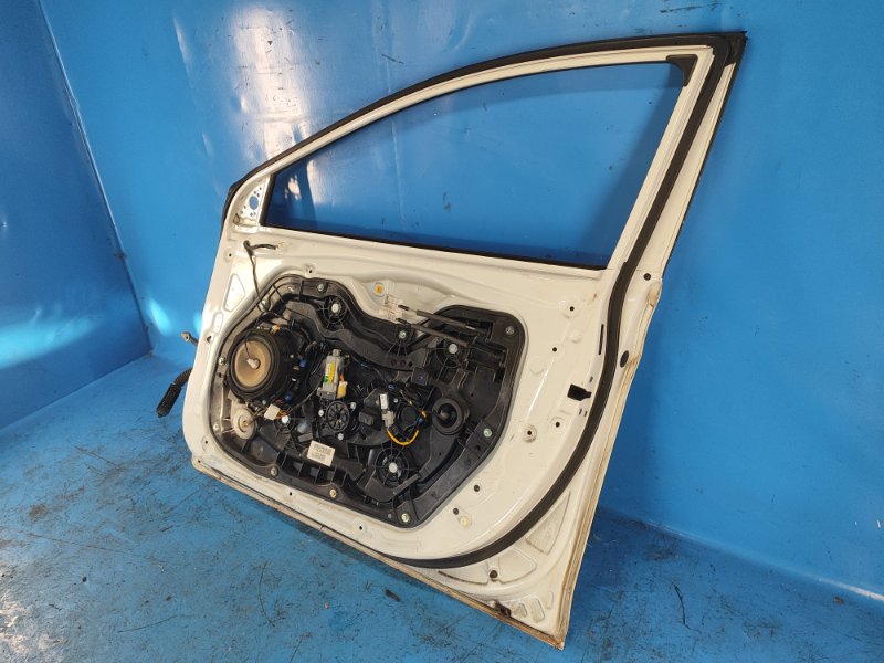 Дверь передняя правая ELANTRA MD 10-15