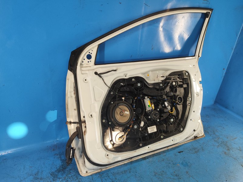 Дверь передняя правая ELANTRA MD 10-15