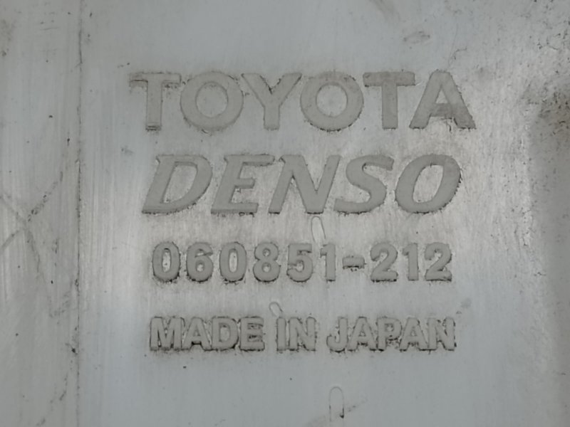 Бачок омывателя CAMRY 40 06-11