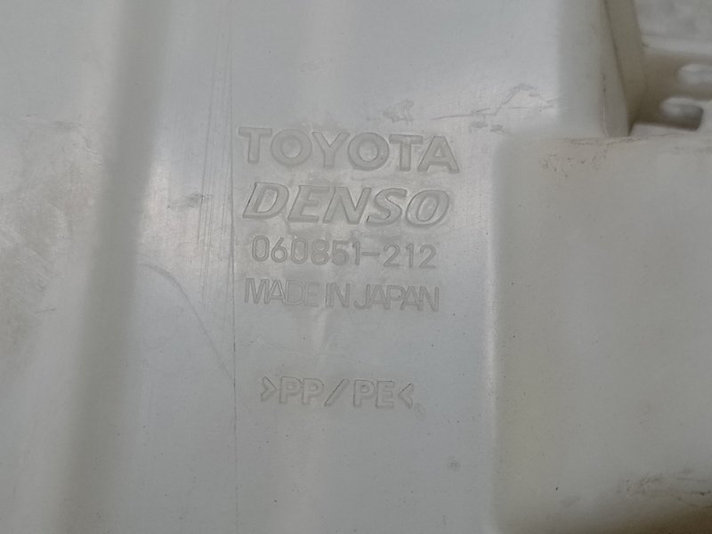 Бачок омывателя CAMRY 40 06-11