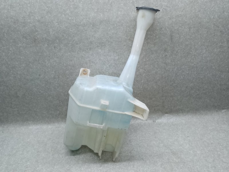 Бачок омывателя CAMRY 40 06-11