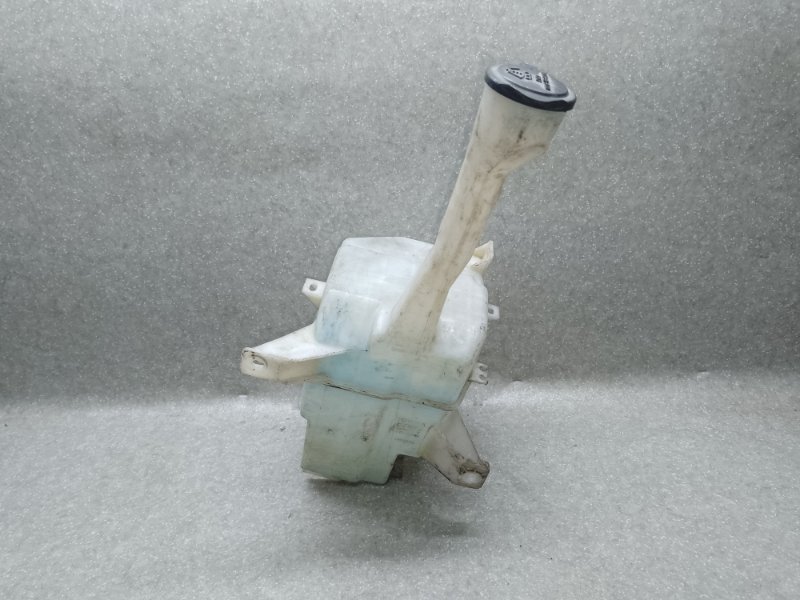 Бачок омывателя CAMRY 40 06-11