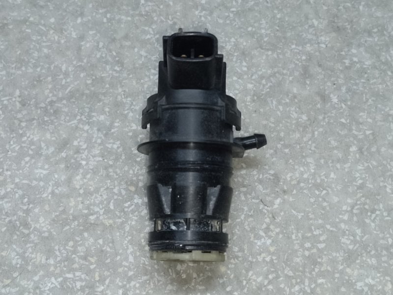 Насос омывателя стекла передний TOYOTA CAMRY 40 06-11 85330-21010 Б/У