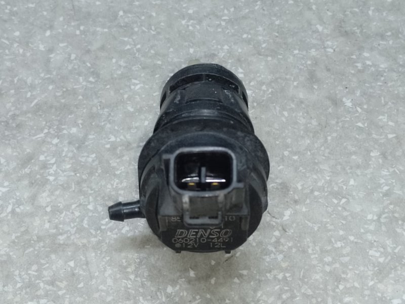 Насос омывателя стекла передний CAMRY 40 06-11