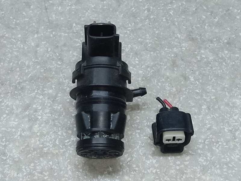 Насос омывателя стекла передний TOYOTA CAMRY 40 06-11 85330-21010 Б/У
