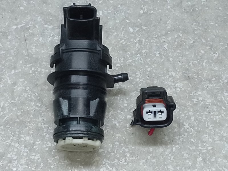 Насос омывателя стекла передний TOYOTA CAMRY 40 06-11 85330-60190 Б/У