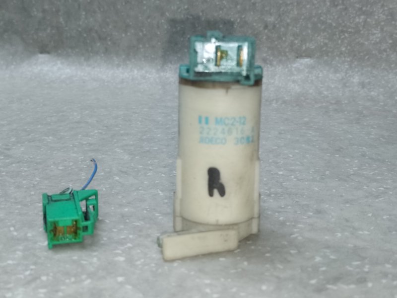 Насос омывателя стекла задний X-TRAIL T30 01-07