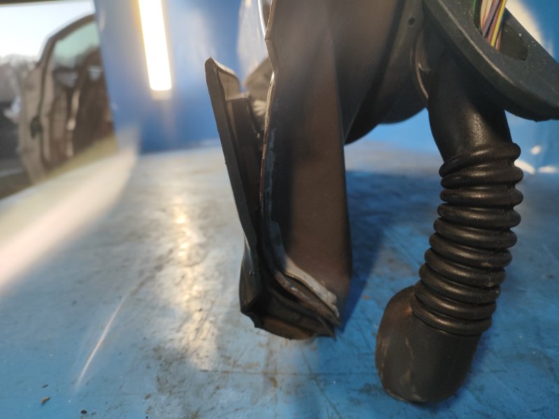 Дверь передняя правая ESCAPE 12-19