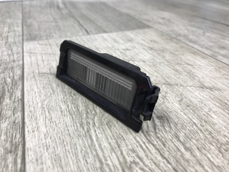 Подсветка номера правая RIO FB 17- 2019 1.6 G4FM