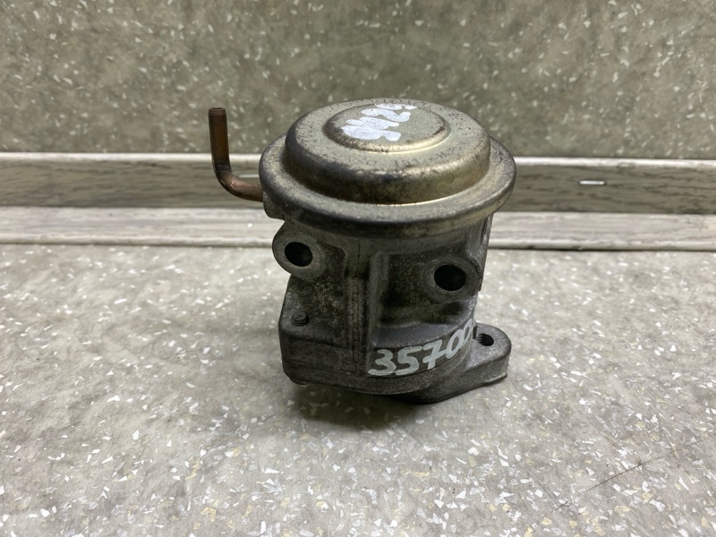 Клапан воздушный левый LEXUS GX470 02-09 2004 4.7 2UZFE 25720-50020 Б/У