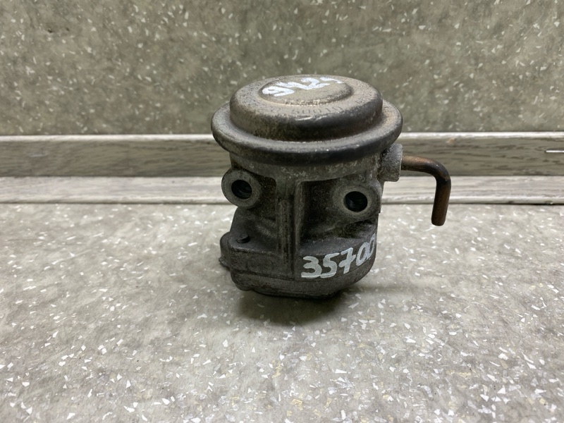 Клапан воздушный правый LEXUS GX470 02-09 2004 4.7 2UZFE 25720-50010 Б/У