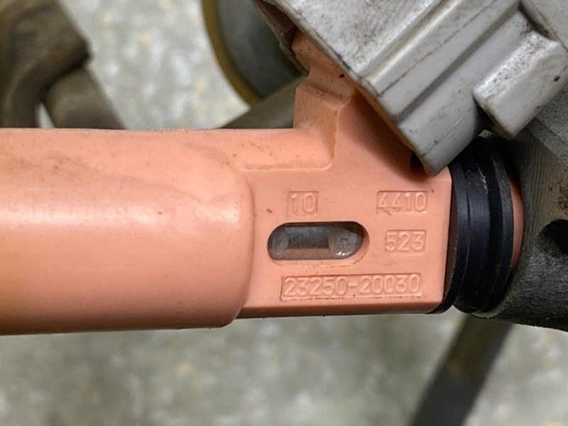 Форсунка топливная ES300 ES330 01-06 3.3 3MZFE