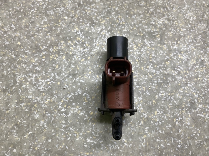 Клапан электромагнитный (вакуумный) LEXUS ES300 ES330 01-06 3.3 3MZFE