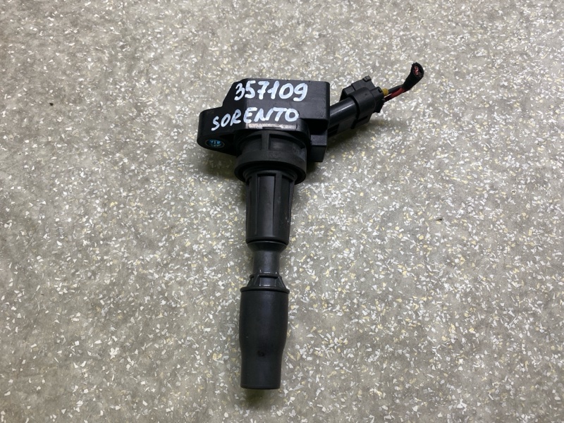 Запчасть катушка зажигания KIA SORENTO UM 14- 2017 2.4 G4KJ 27300-2GGA0 Б/У Катушка зажигания KIA SORENTO UM 14- 2017 2.4 G4KJ 27300-2GGA0 Б/У