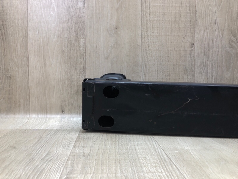 Усилитель заднего бампера TOYOTA COROLLA 150 06-13 1.8 2ZRFE