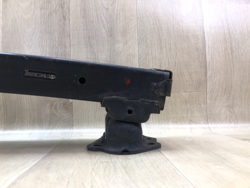 Усилитель заднего бампера COROLLA 150 06-13 2011 1.8 2ZRFE