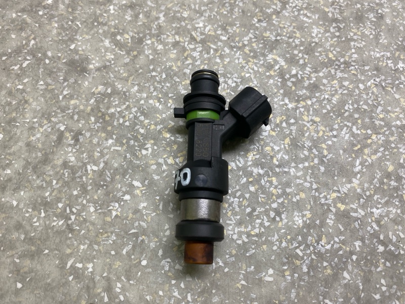 Форсунка топливная SUZUKI GRAND VITARA 05-15 2008 2.7 H27A 15710-66J00 Б/У