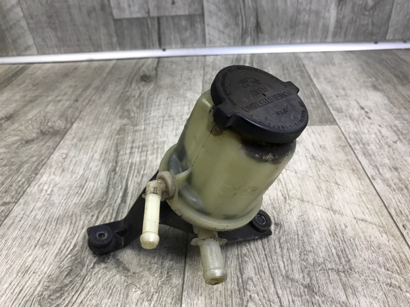 Запчасть бачок гур TOYOTA TACOMA 05-15 2015 4.0 1GRFE 4436004010 Б/У Бачок ГУР TOYOTA TACOMA 05-15 2015 4.0 1GRFE 4436004010 Б/У