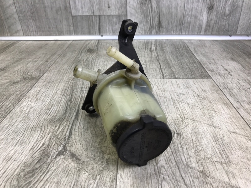 Бачок ГУР TACOMA 05-15 2015 4.0 1GRFE Бачок ГУР TACOMA 05-15 2015 4.0 1GRFE