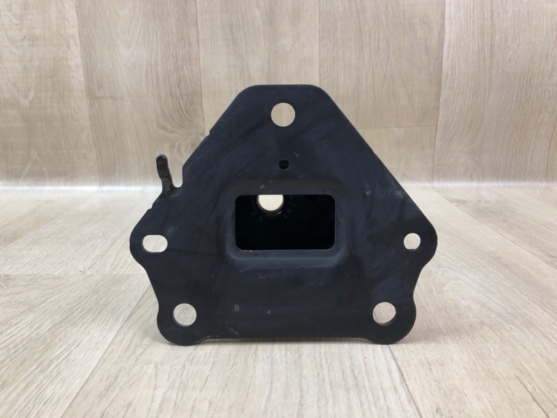 Кронштейн усилителя заднего бампера левый X-TRAIL/ROGUE T33 20- 2021 2.5 PR25DD