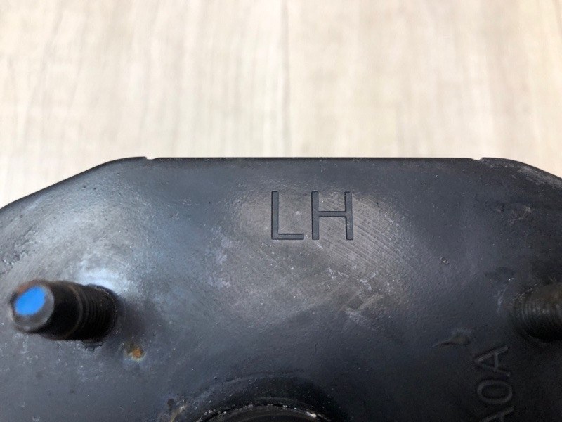 Кронштейн усилителя заднего бампера левый X-TRAIL/ROGUE T33 20- 2021 2.5 PR25DD