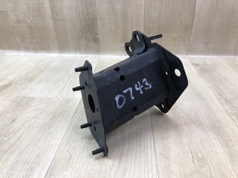 Кронштейн усилителя заднего бампера правый NISSAN X-TRAIL/ROGUE T33 20- 2021 2.5 PR25DD 852106RA0A Б/У