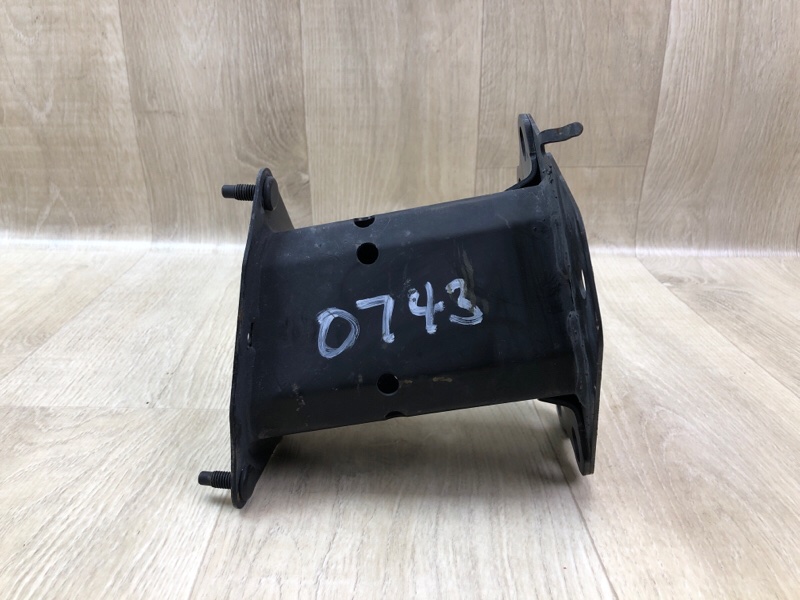 Кронштейн усилителя заднего бампера правый X-TRAIL/ROGUE T33 20- 2021 2.5 PR25DD