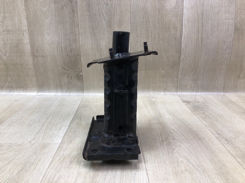 Кронштейн усилителя переднего бампера левый NISSAN X-TRAIL/ROGUE T32 13-20