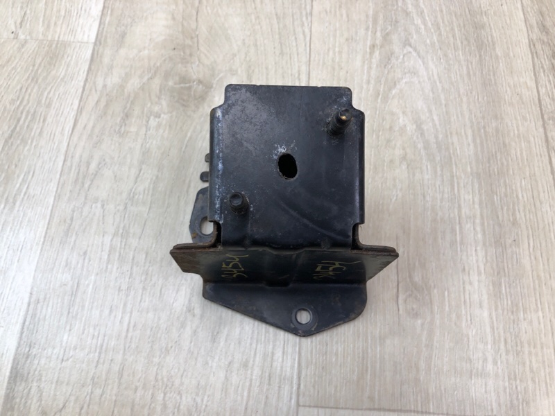 Кронштейн усилителя заднего бампера правый NISSAN ROGUE 08-15 2.5 QR25DE