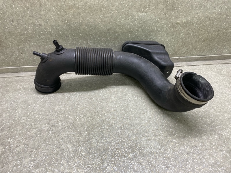 Патрубок воздушного фильтра SORENTO UM 14- 2015 2.4 G4KJ