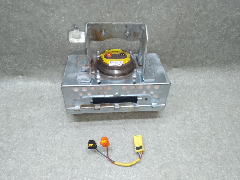 Подушка безопасности пассажира SUBARU LEGACY BN 14-18 2.5 FB25B