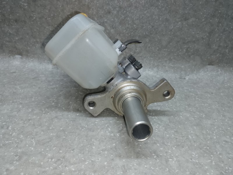 Главный тормозной цилиндр SUBARU LEGACY BN 14-18 2.5 FB25B