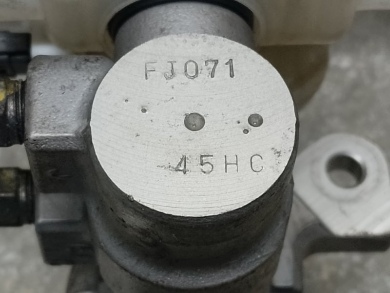 Главный тормозной цилиндр LEGACY BN 14-18 2014 2.5 FB25B