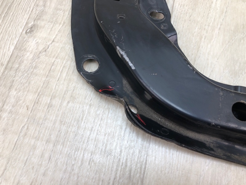 Балка под радиатор X-TRAIL/ROGUE T32 13-20