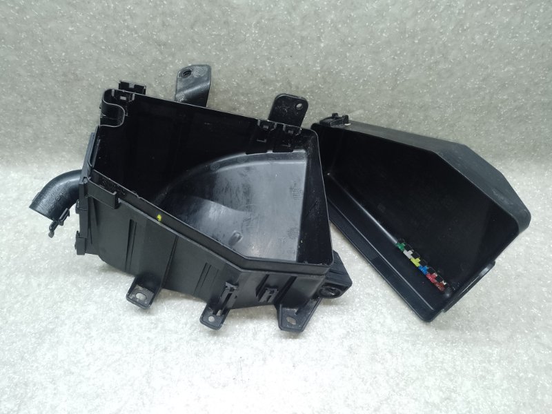 Корпус блока предохранителей SUBARU LEGACY BN 14-18 2014 2.5 FB25B 82243AL00A Б/У