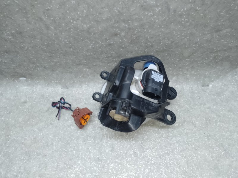 Противотуманная фара правая SUBARU LEGACY BN 14-18 2.5 FB25B